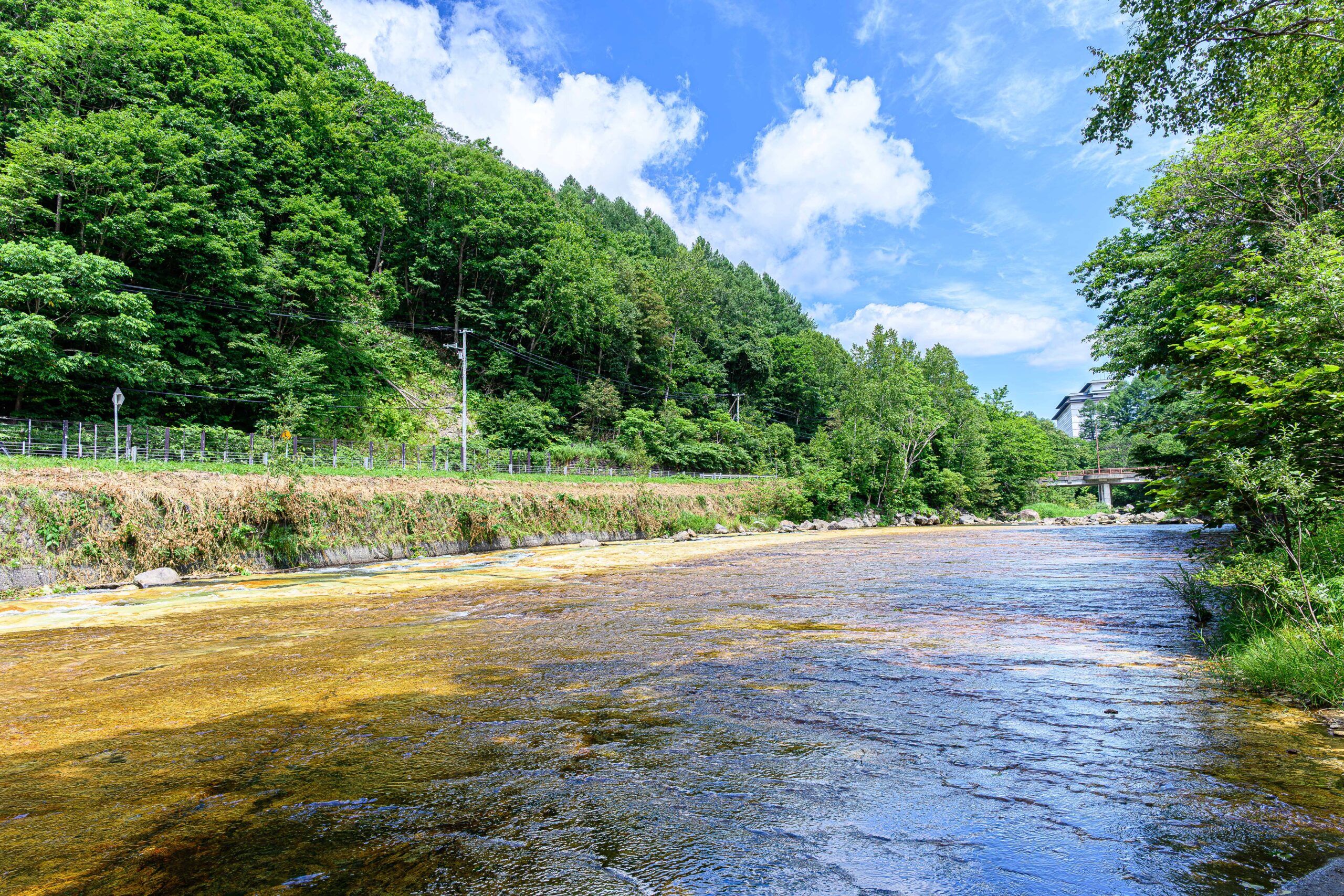 北湯沢温泉郷　白絹の床