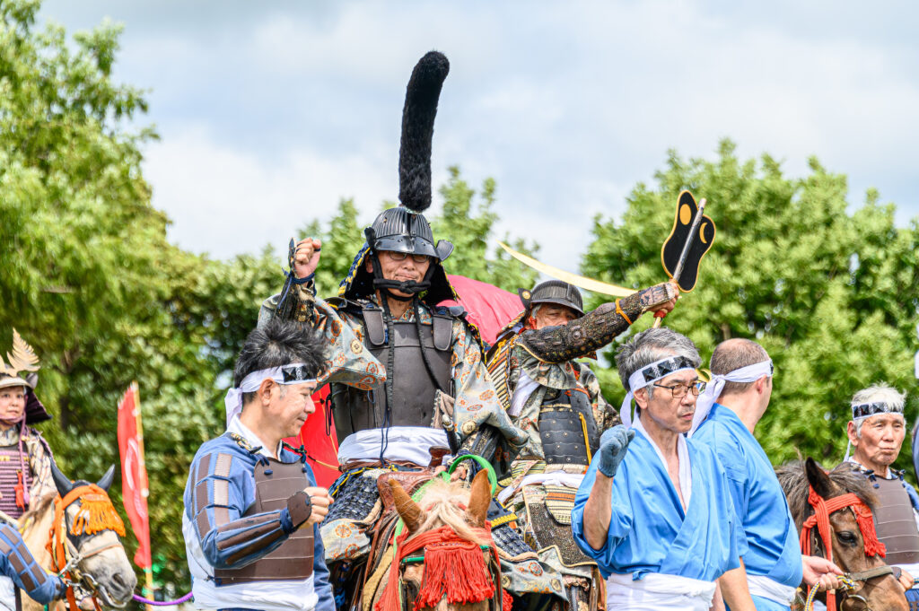 武者たちの鬨（とき）の声写真